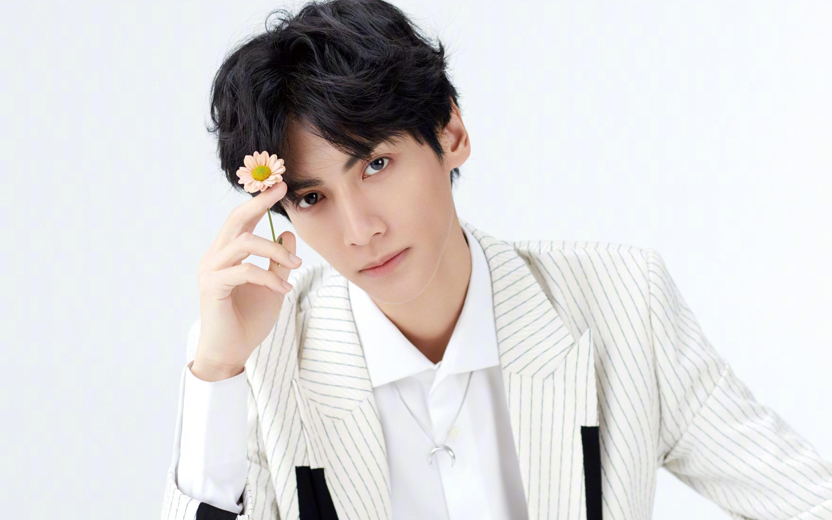 九游娱乐APP-英超经典反击：瞬间撕裂对手防线的快攻，英超的对抗